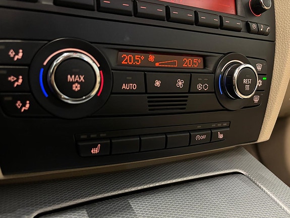 BMW 320i 20 of 26