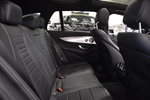 Mercedes-Benz E220 d 14 of 23