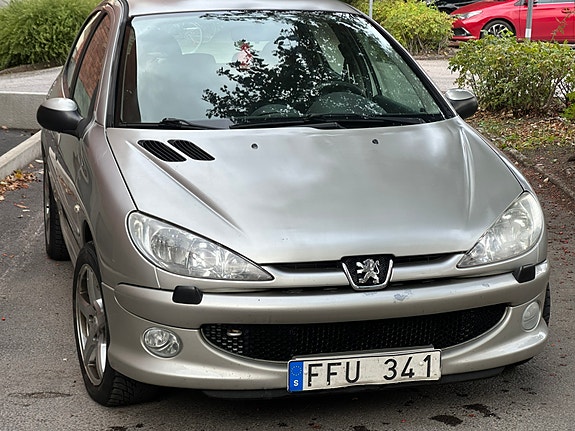 Peugeot 206 2 of 8