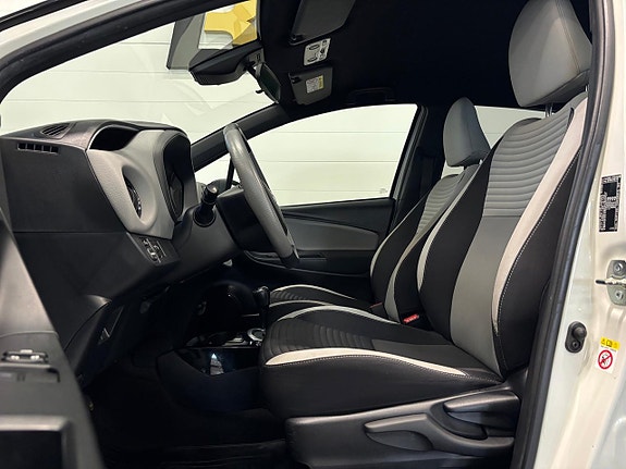 Toyota Yaris 16 of 27