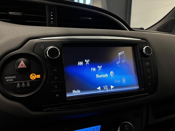 Toyota Yaris 24 of 27