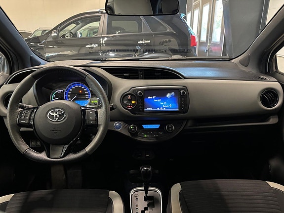Toyota Yaris 9 of 27