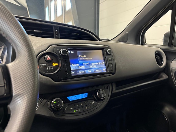 Toyota Yaris 14 of 27