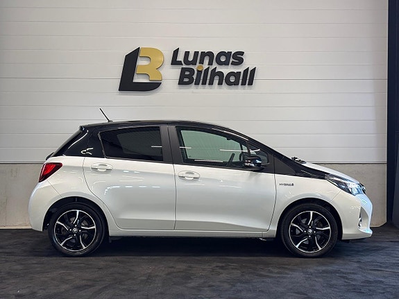 Toyota Yaris 6 of 27