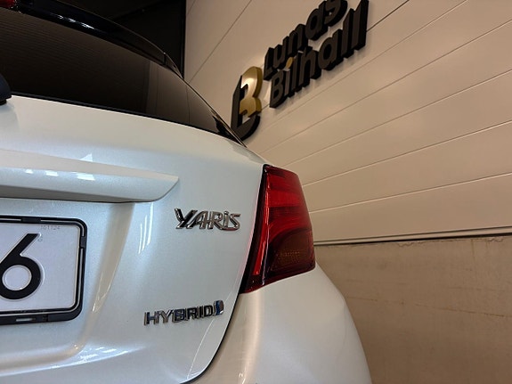 Toyota Yaris 27 of 27