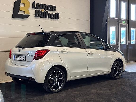 Toyota Yaris 7 of 27