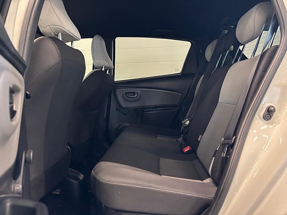 Toyota Yaris 18 of 27