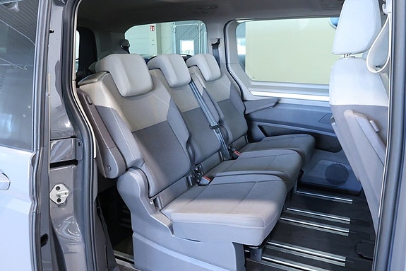 Volkswagen Multivan 11 of 27