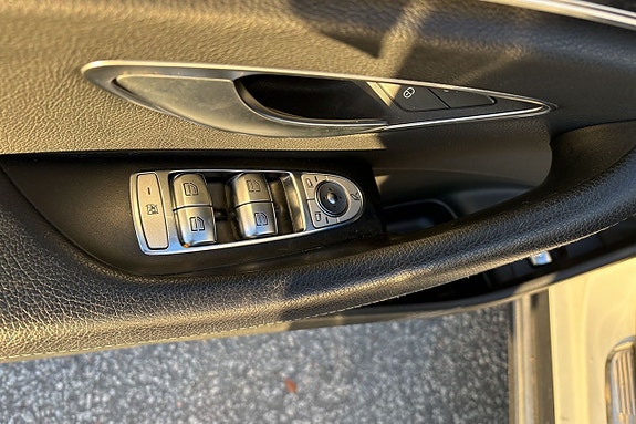 Mercedes-Benz E 220 d 11 of 14