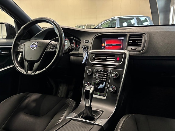 Volvo V60 11 of 28