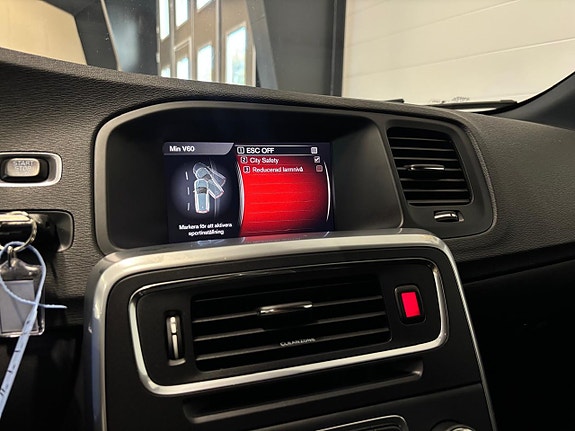 Volvo V60 25 of 28