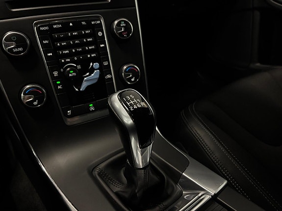 Volvo V60 15 of 28