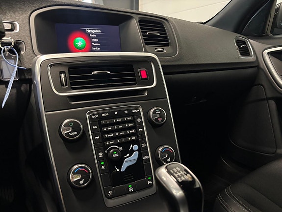 Volvo V60 13 of 28