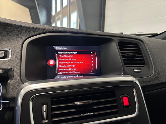 Volvo V60 24 of 28