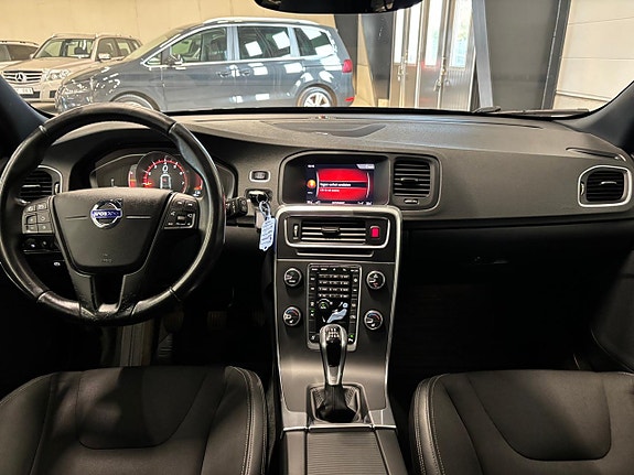 Volvo V60 9 of 28
