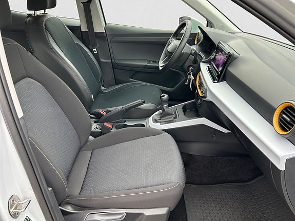 Seat Arona 14 of 18