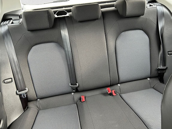 Seat Arona 15 of 18