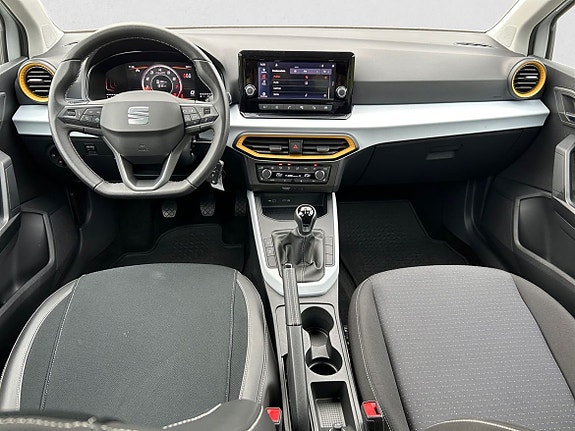 Seat Arona 9 of 18