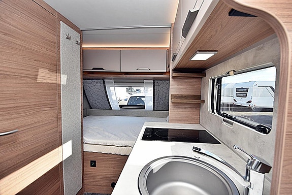 Knaus 420 QD E-Power, Dubbelbädd 9 of 22