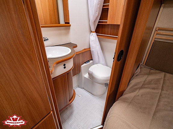 KABE ROYAL 520 XL KS *ALDE *Dubbelbädd 16 of 19