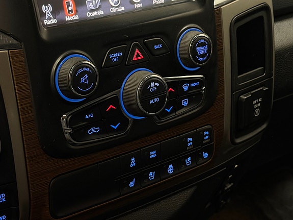 Dodge RAM 1500 24 of 30