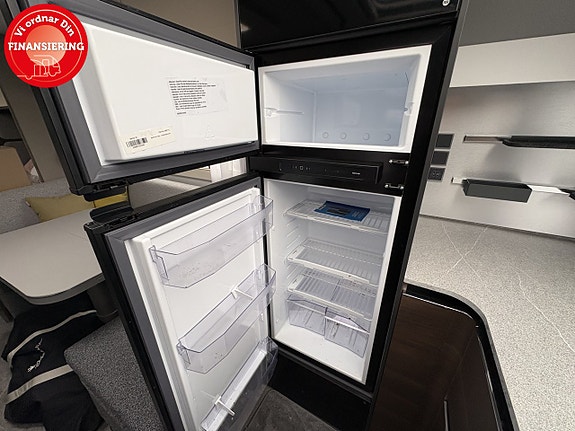 Adria ALPINA 663 HT 18 of 21