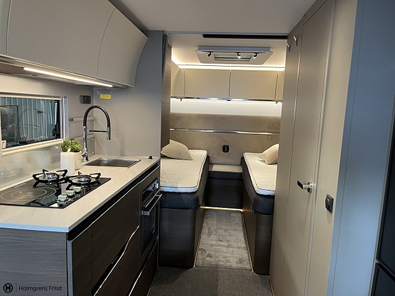 Adria Alpina 583 UL 9 of 16
