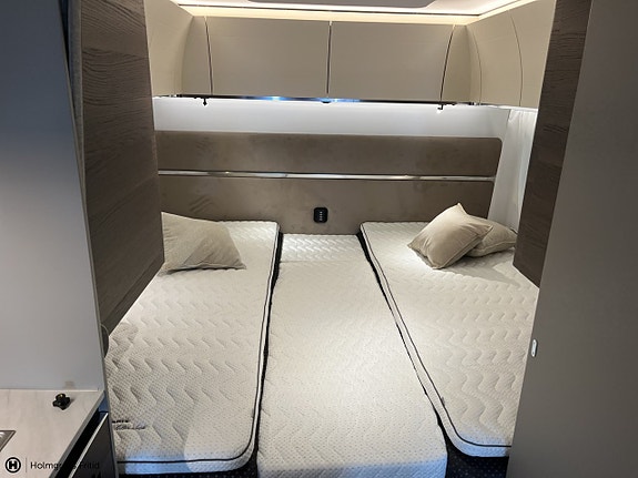 Adria Alpina 583 UL 10 of 16