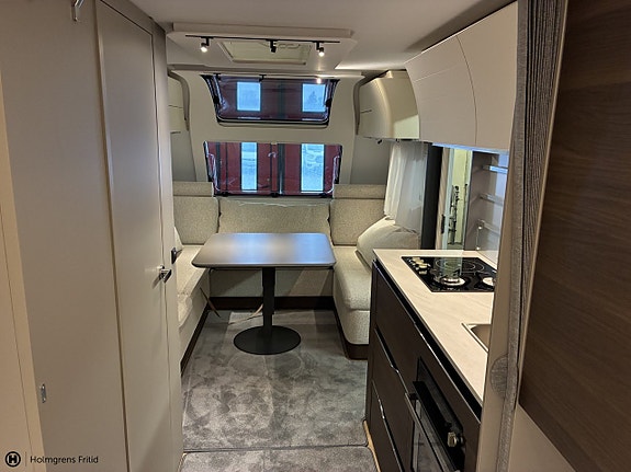 Adria Alpina 583 UL 11 of 16