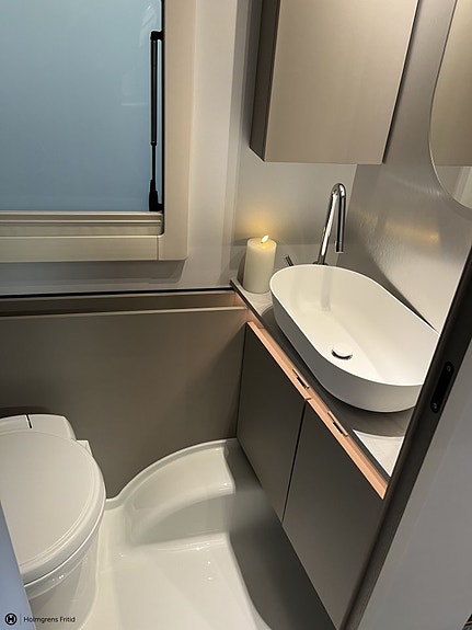 Adria Alpina 583 UL 15 of 16