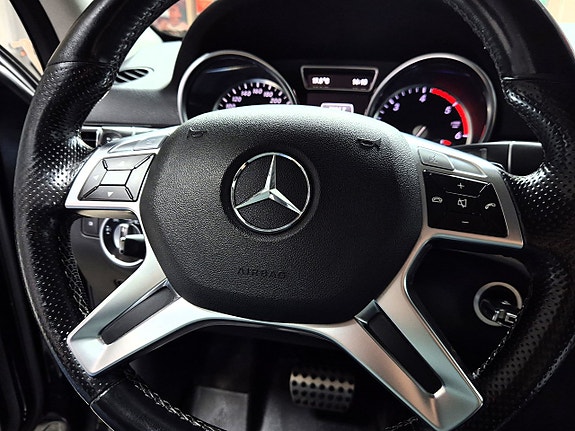 Mercedes-Benz ML 250 15 of 27