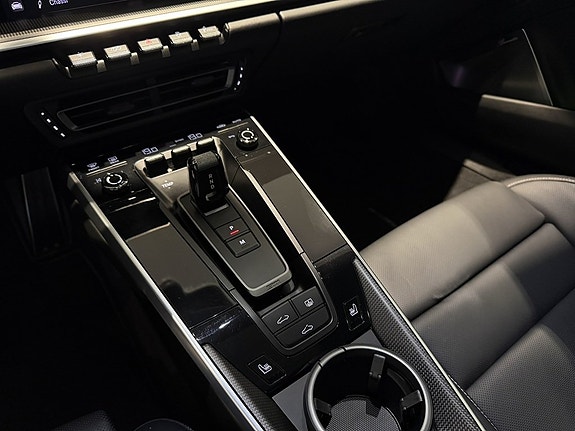 Porsche 911 Turbo S 18 of 21