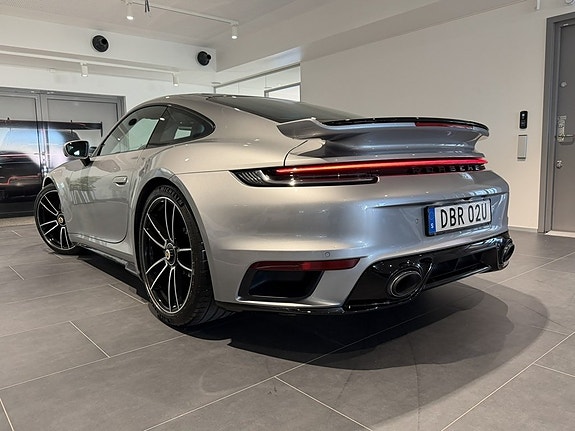Porsche 911 Turbo S 2 of 21