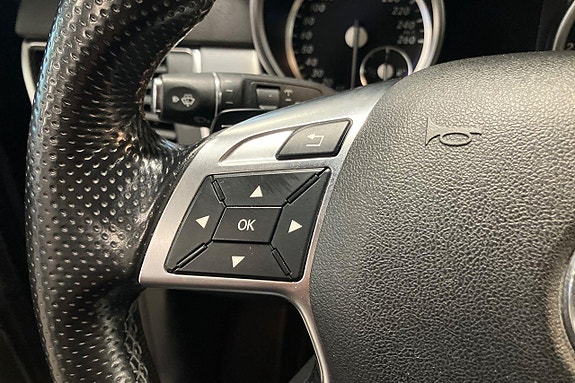 Mercedes-Benz ML350 29 of 30