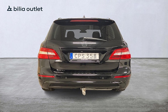 Mercedes-Benz ML350 7 of 30