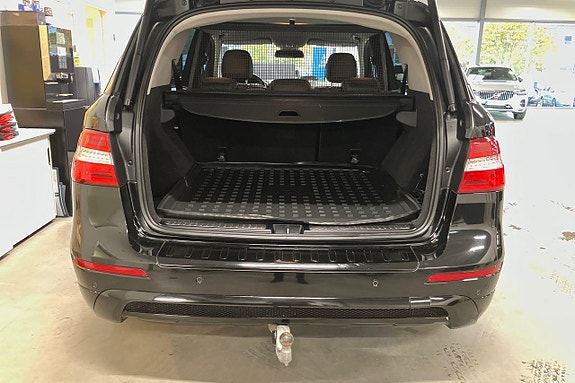 Mercedes-Benz ML350 13 of 30