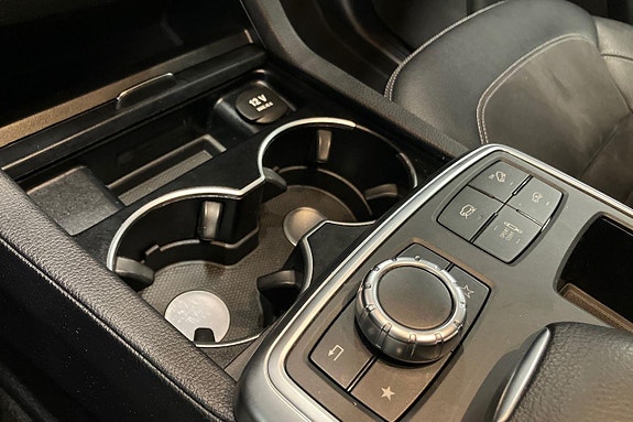 Mercedes-Benz ML350 28 of 30