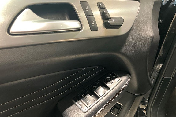 Mercedes-Benz ML350 22 of 30