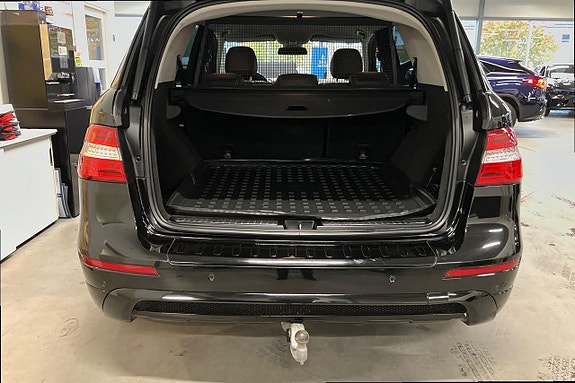 Mercedes-Benz ML350 15 of 30