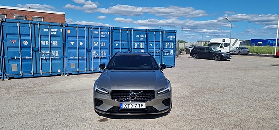 Volvo V60 2 of 8