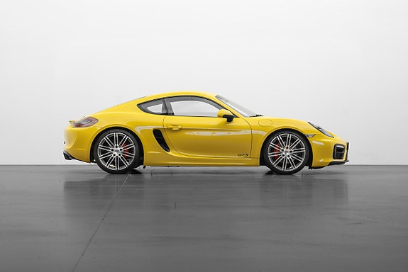 Porsche Cayman GTS 5 of 30