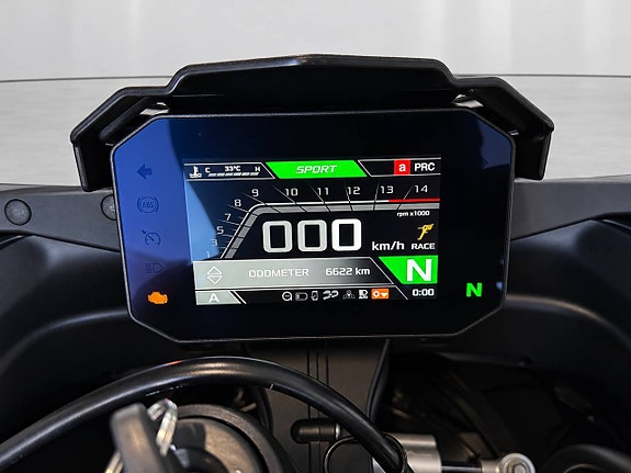 Aprilia RSV4 1100 1.1 217hk V4 Akrapovic, Öhlins fjädring 16 of 17