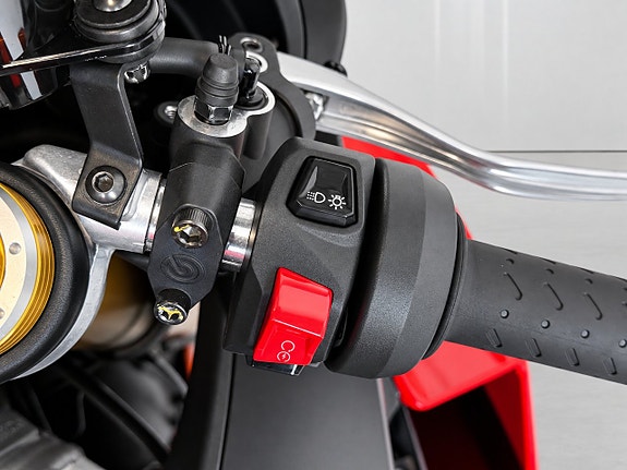 Aprilia RSV4 1100 1.1 217hk V4 Akrapovic, Öhlins fjädring 17 of 17