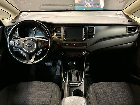 Kia Carens 7 of 16