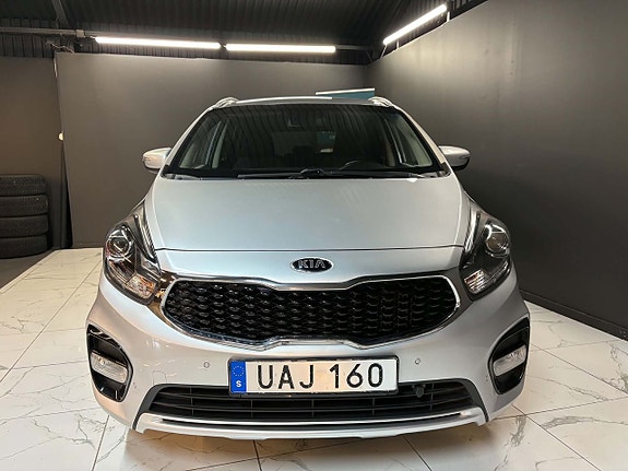 Kia Carens 3 of 16