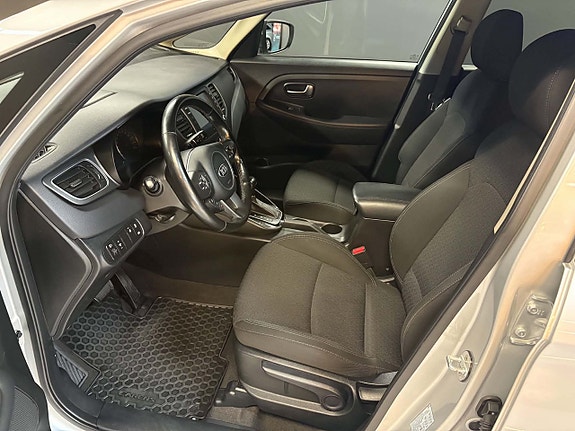 Kia Carens 8 of 16