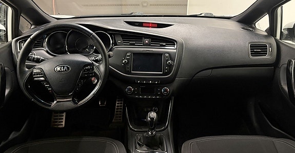 Kia Ceed 8 of 10