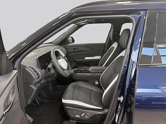 Kia EV5 8 of 17