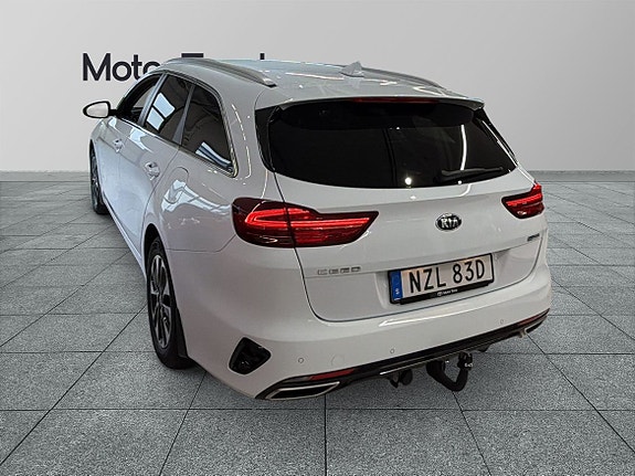 Kia Ceed 2 of 21