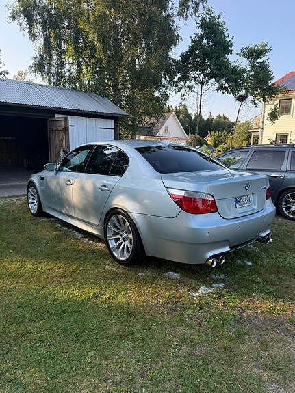 BMW M5 2 of 2